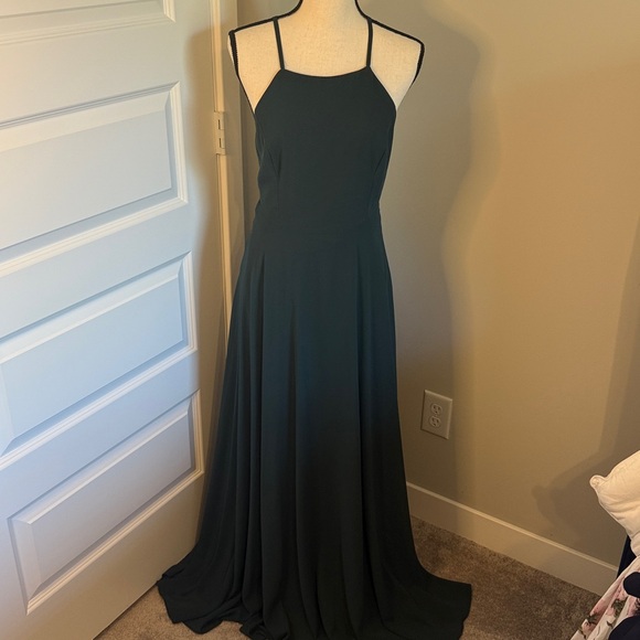 Elegant Green Halter Gown - Picture 3 of 10